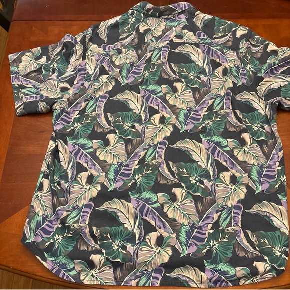 Tommy‎ Bahama Green and Purple Casual Hawaiian Style Button Down Shirt XXL - Picture 4 of 6